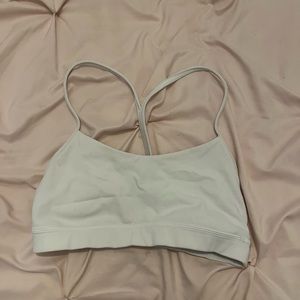 Lululemon Flow Y Bra Nulu
Light Support, A–C Cups